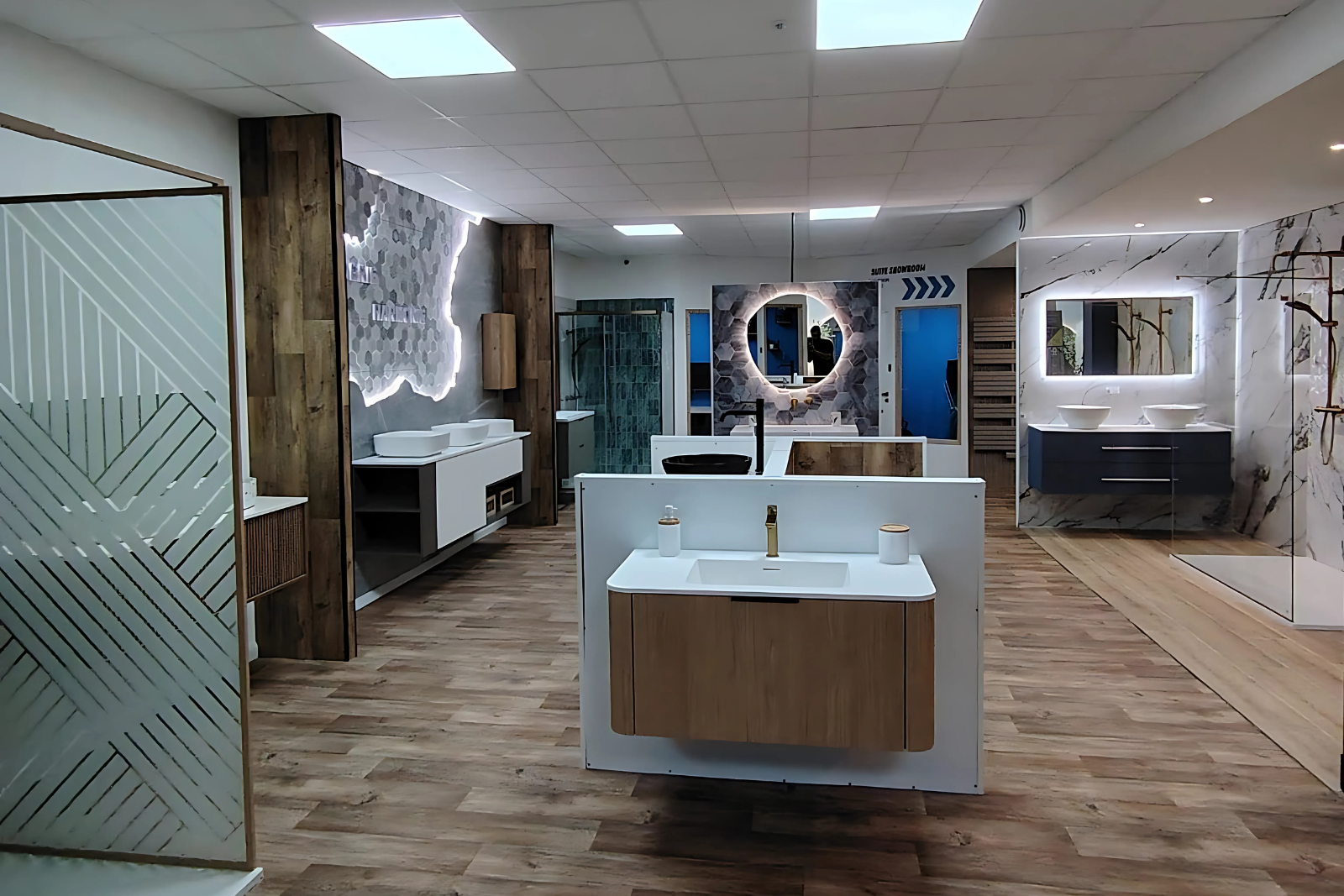 Showroom sanitaire — fond